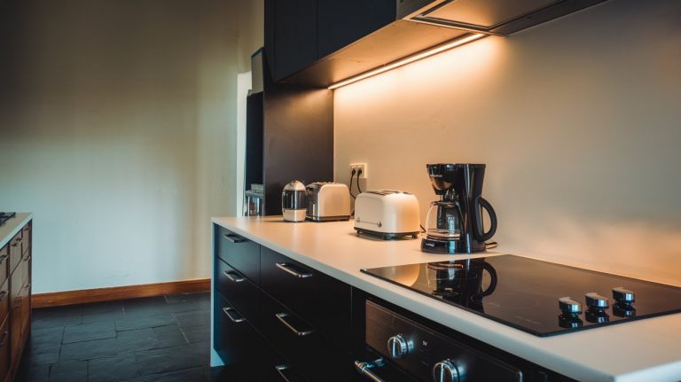 Dark Kitchen España: Guía Completa para Emprender en 2025